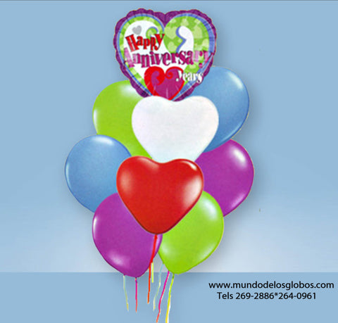 Bouquet de Happy Anniversary de Corazon con Corazones y Globos de Colores