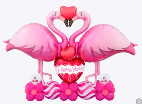 Bouquet San Valentin, 46” Flamingo Rosa, 9” Corazon Ruby Rojo, 18” Corazon I Love You Doodle Loops, 12” Quicklink Líneas Curvas Rosadas