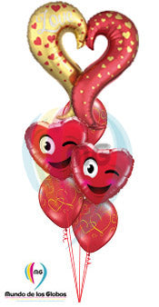 Corazón Silueta dorado y rojo de 30" pulgadas metálico con Caritas Giñando de Corazón Metálicos 18" pulgadas con látex de corazones dorados impresos